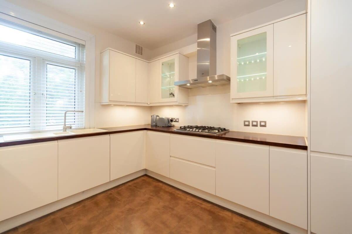 Spacious 2 Bedroom Maisonette In Stratford Londres Extérieur photo