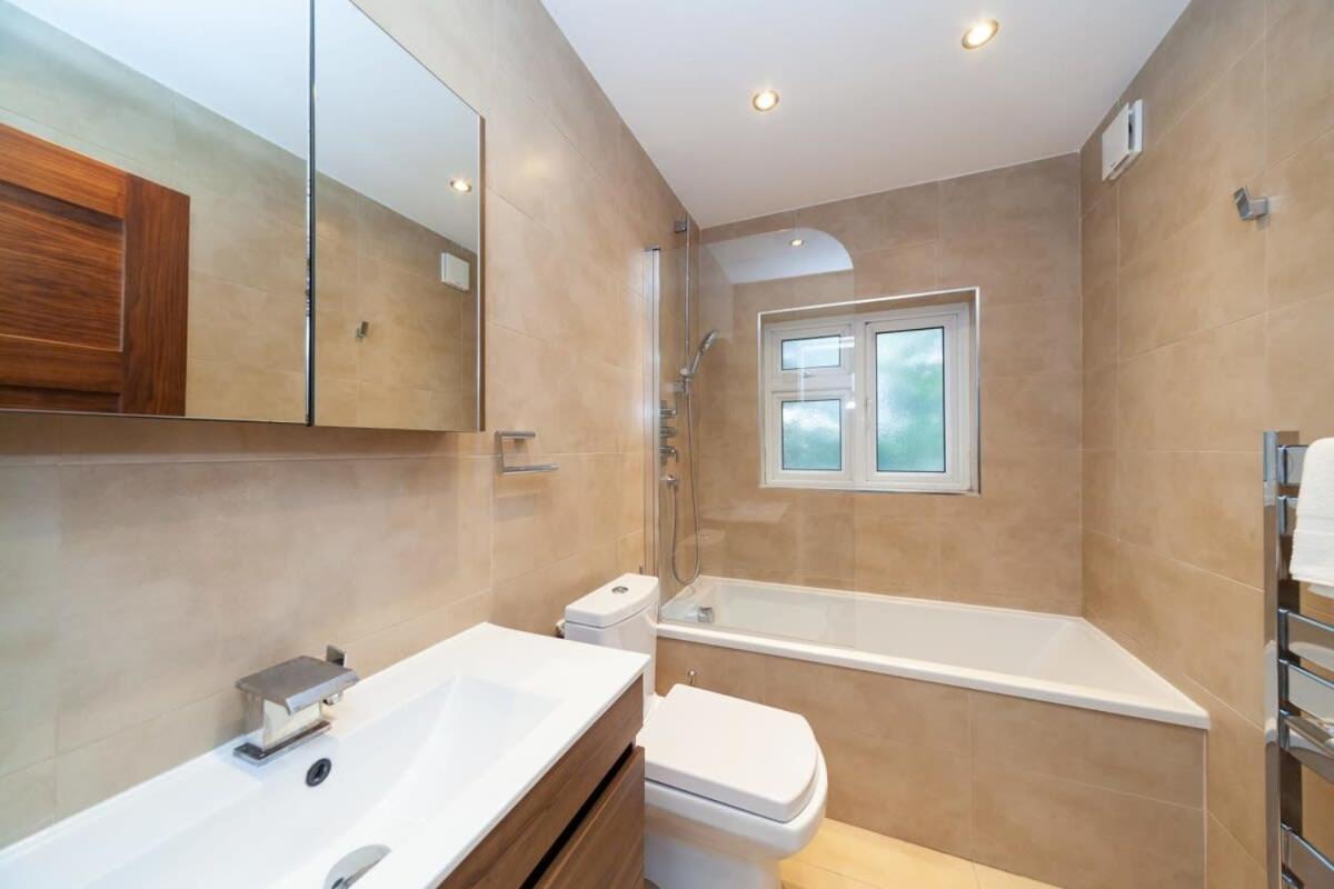 Spacious 2 Bedroom Maisonette In Stratford Londres Extérieur photo